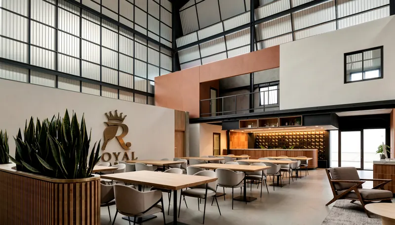 The café and bar inside the hall, beside the Royal wall